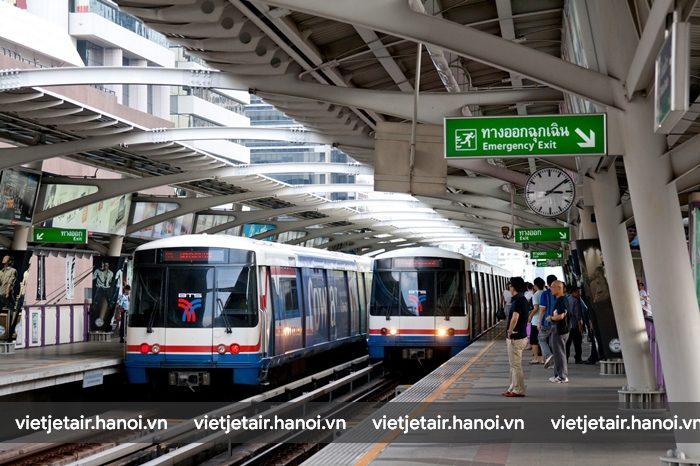 Tàu điện ngầm Sky Train ở Bangkok