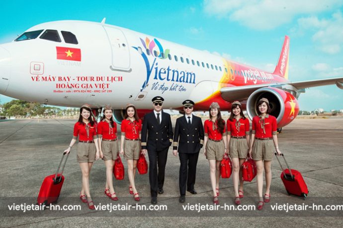 Tiếp viên của Vietjet Air và hành lý mang theo